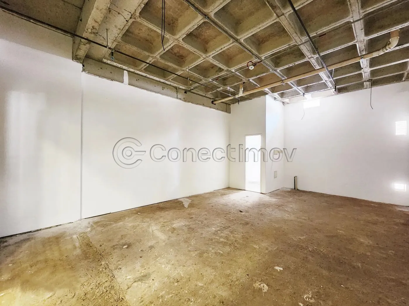 Comercial / Sala sem Condomínio em Ribeirão Preto Alugar por R$2.000,00