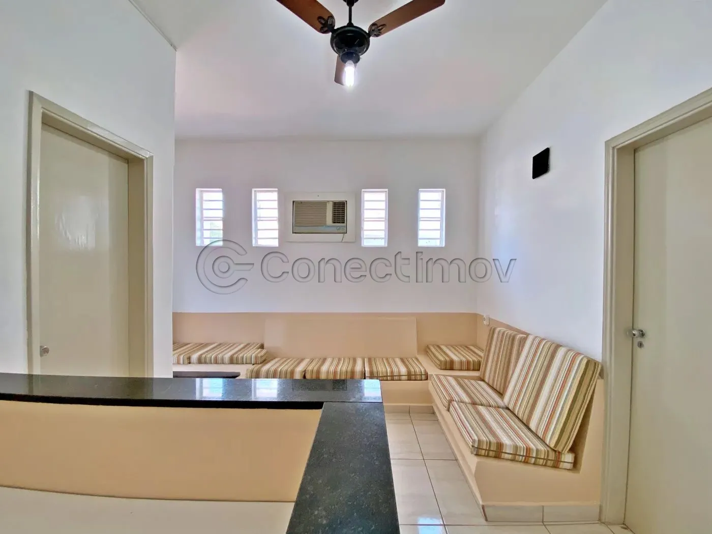 Comercial / Padrão em Ribeirão Preto Alugar por R$2.100,00