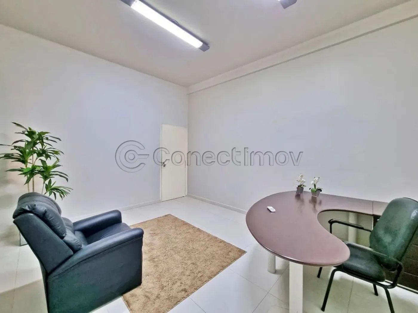 Comercial / Sala sem Condomínio em Ribeirão Preto Alugar por R$1.550,00