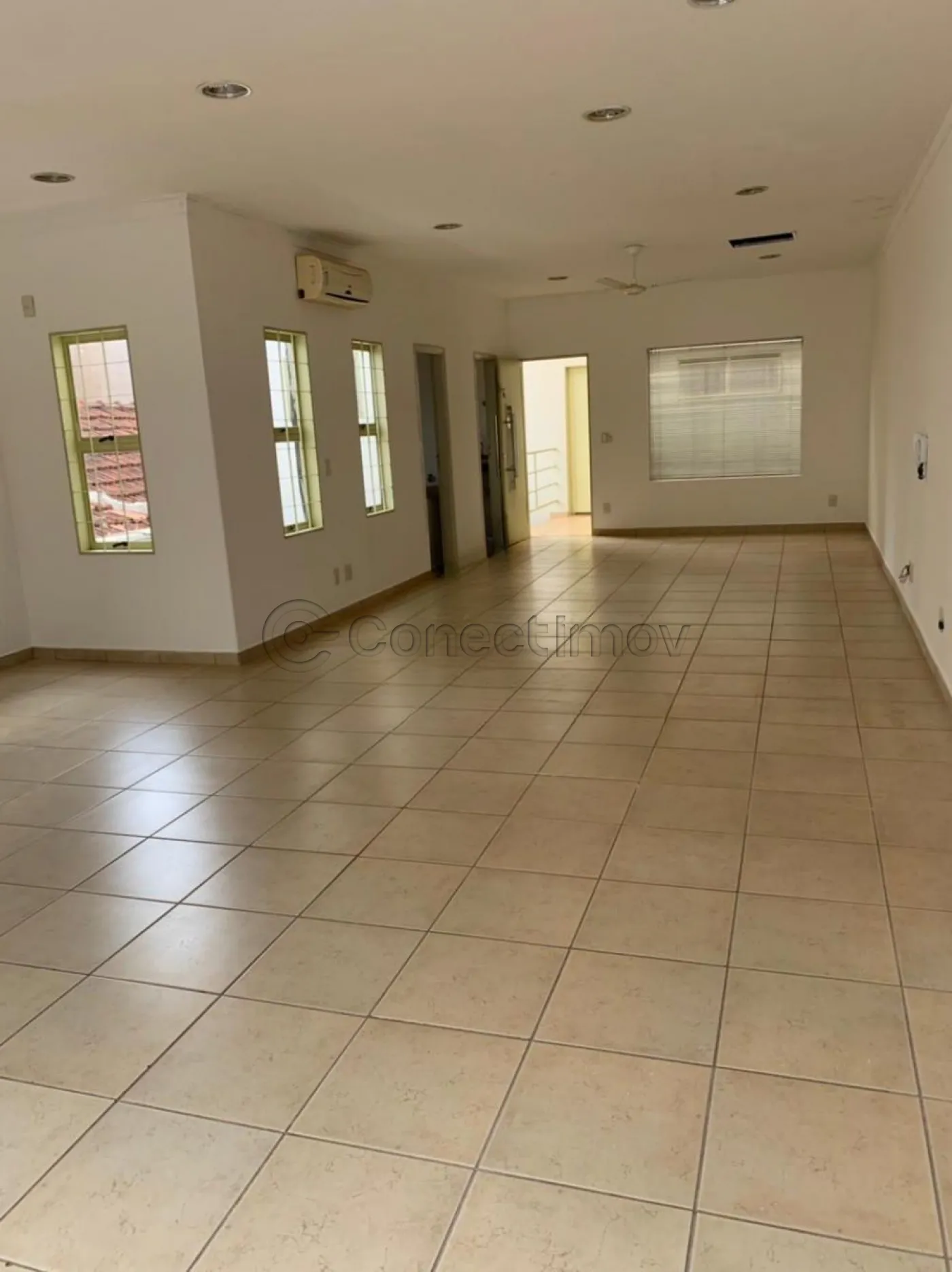 Comercial / Sala sem Condomínio em Ribeirão Preto Alugar por R$1.800,00
