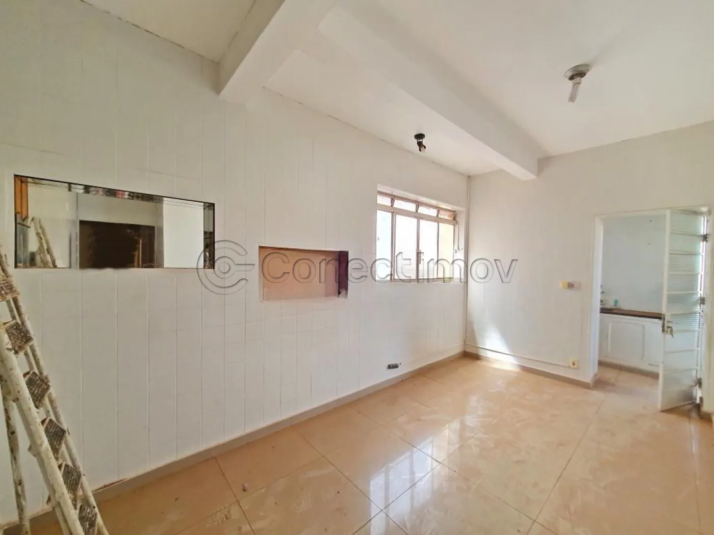 Comercial / Padrão em Ribeirão Preto Alugar por R$2.000,00