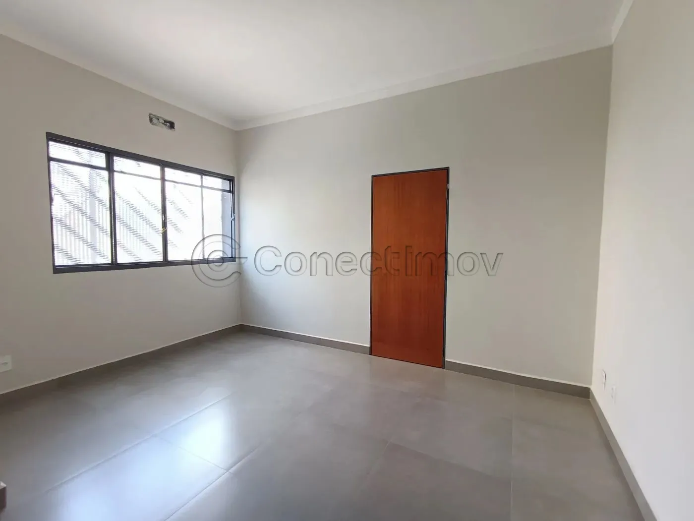 Comercial / Sala sem Condomínio em Ribeirão Preto Alugar por R$2.000,00