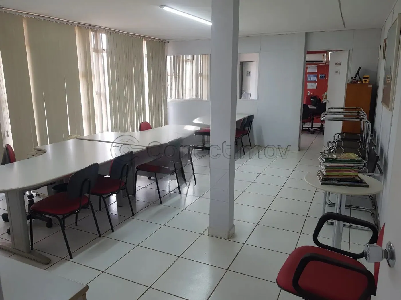 Comercial / Padrão em Ribeirão Preto Alugar por R$2.000,00