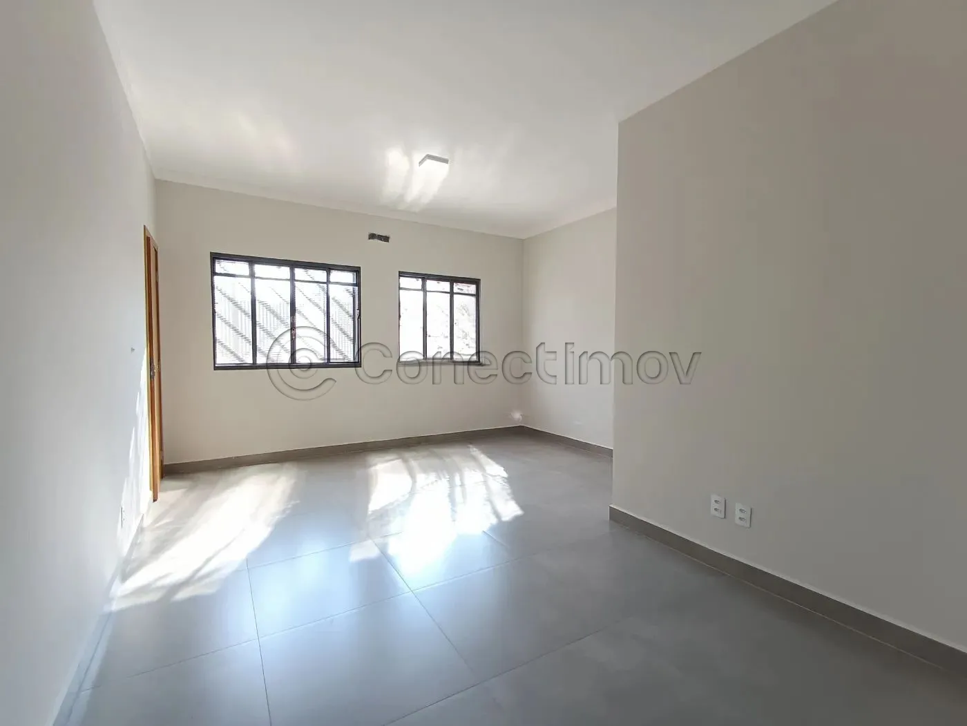 Comercial / Sala sem Condomínio em Ribeirão Preto Alugar por R$1.200,00