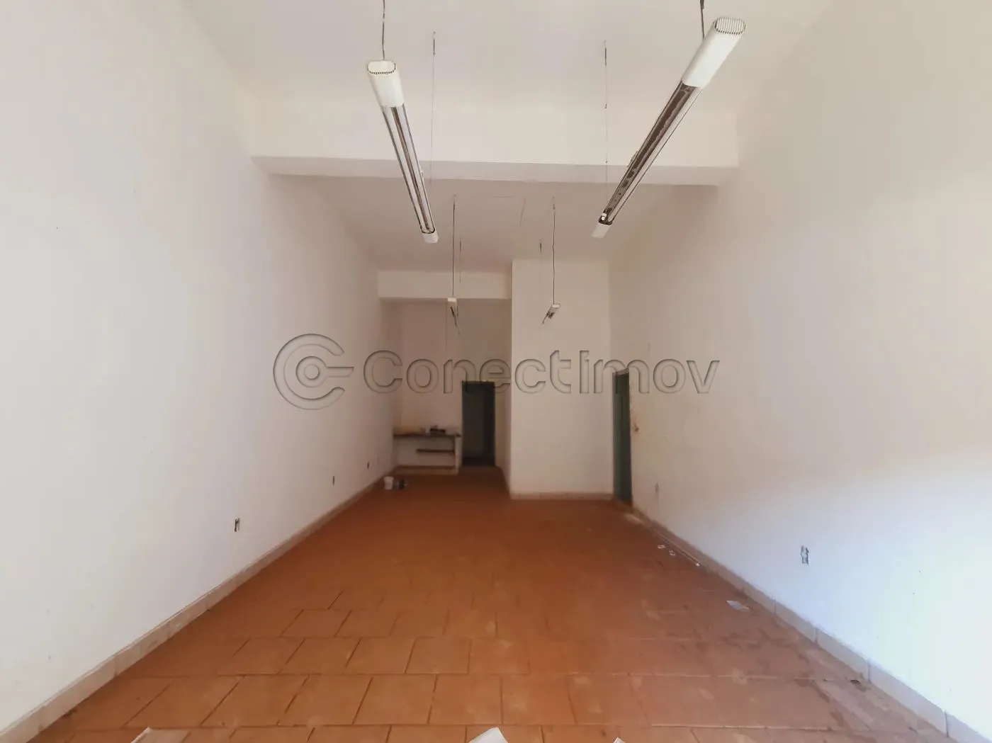 Comercial / Salão sem Condomínio em Ribeirão Preto Alugar por R$2.500,00