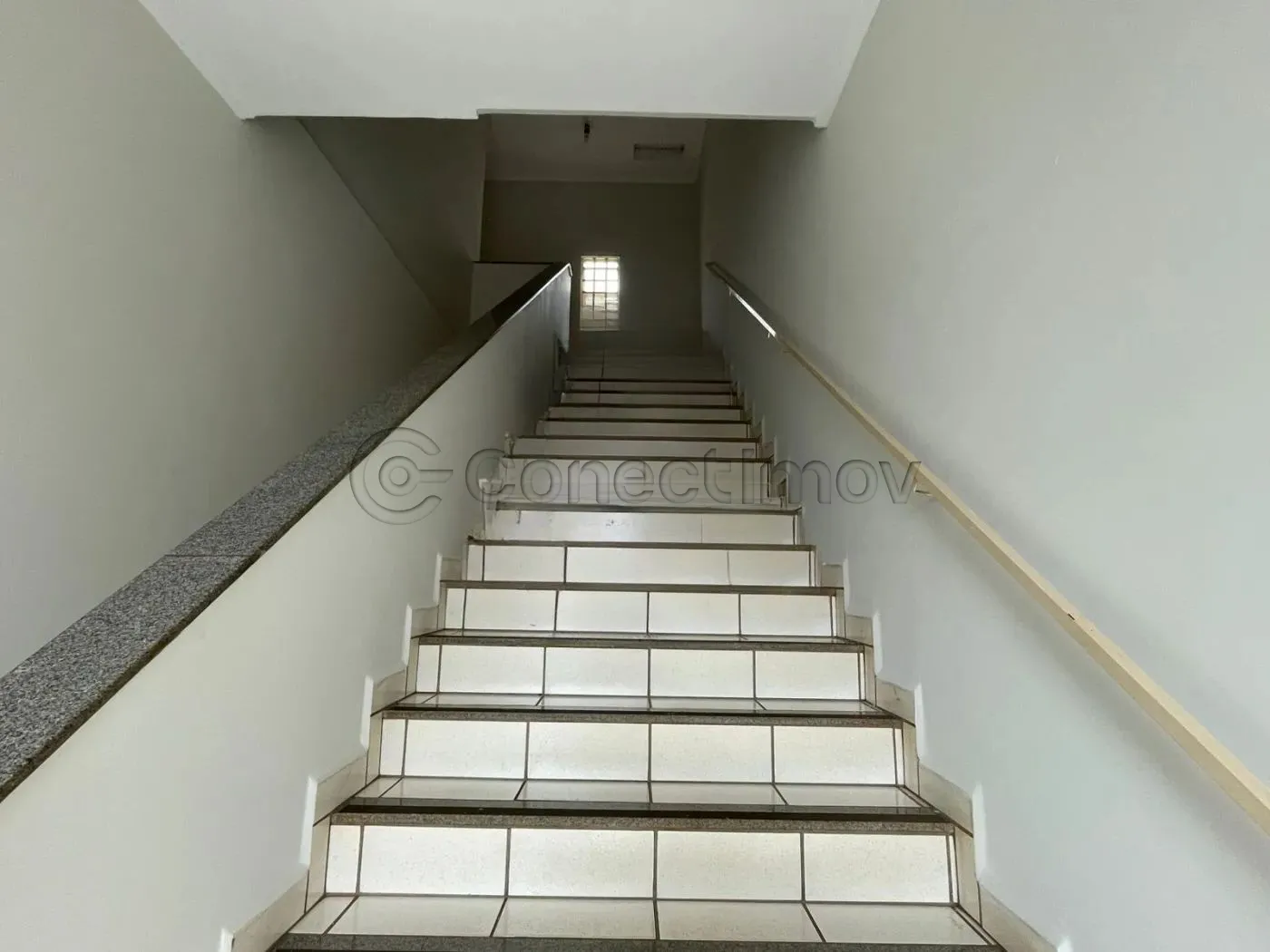 Comercial / Sala sem Condomínio em Ribeirão Preto Alugar por R$2.100,00