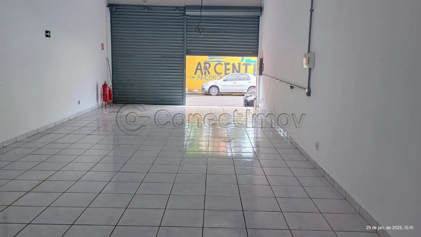 Comercial / Padrão em Ribeirão Preto Alugar por R$1.500,00