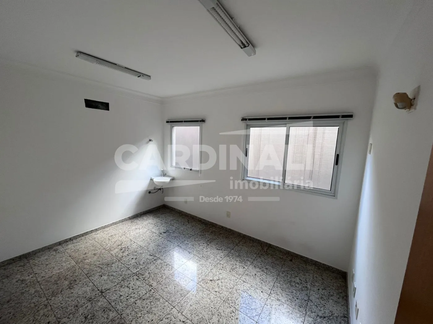 Alugar Comercial / Sala sem Condomínio em Ribeirão Preto R$ 2.200,00 - Foto 3