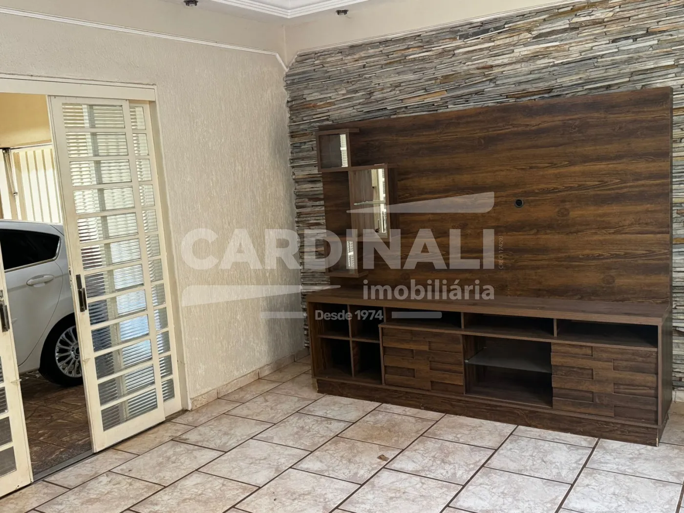 Sala Alugar Casa / Padrão em Ribeirão Preto R$ 1.700,00 - Foto 1