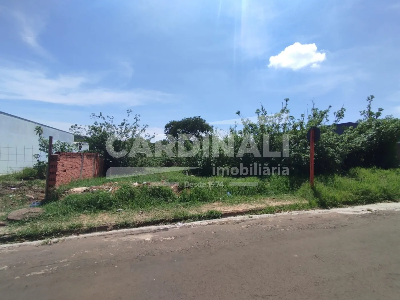 Terreno / Padrão em São Carlos , Comprar por R$60.000,00