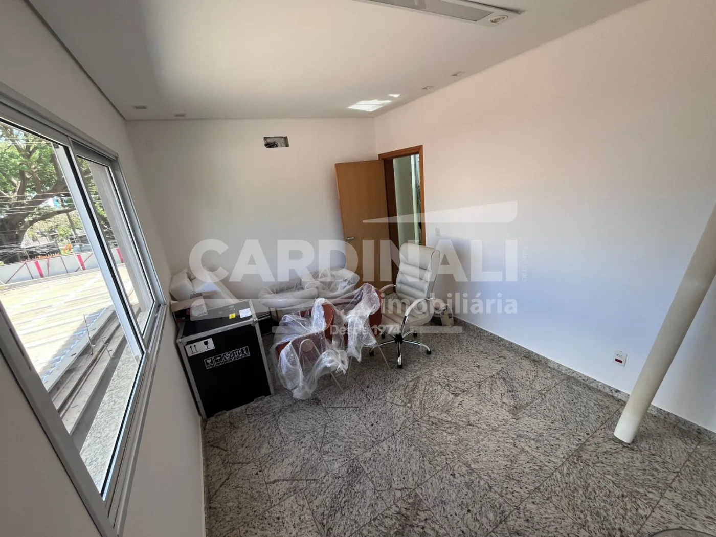 Alugar Comercial / Sala em Ribeirão Preto R$ 2.200,00 - Foto 2