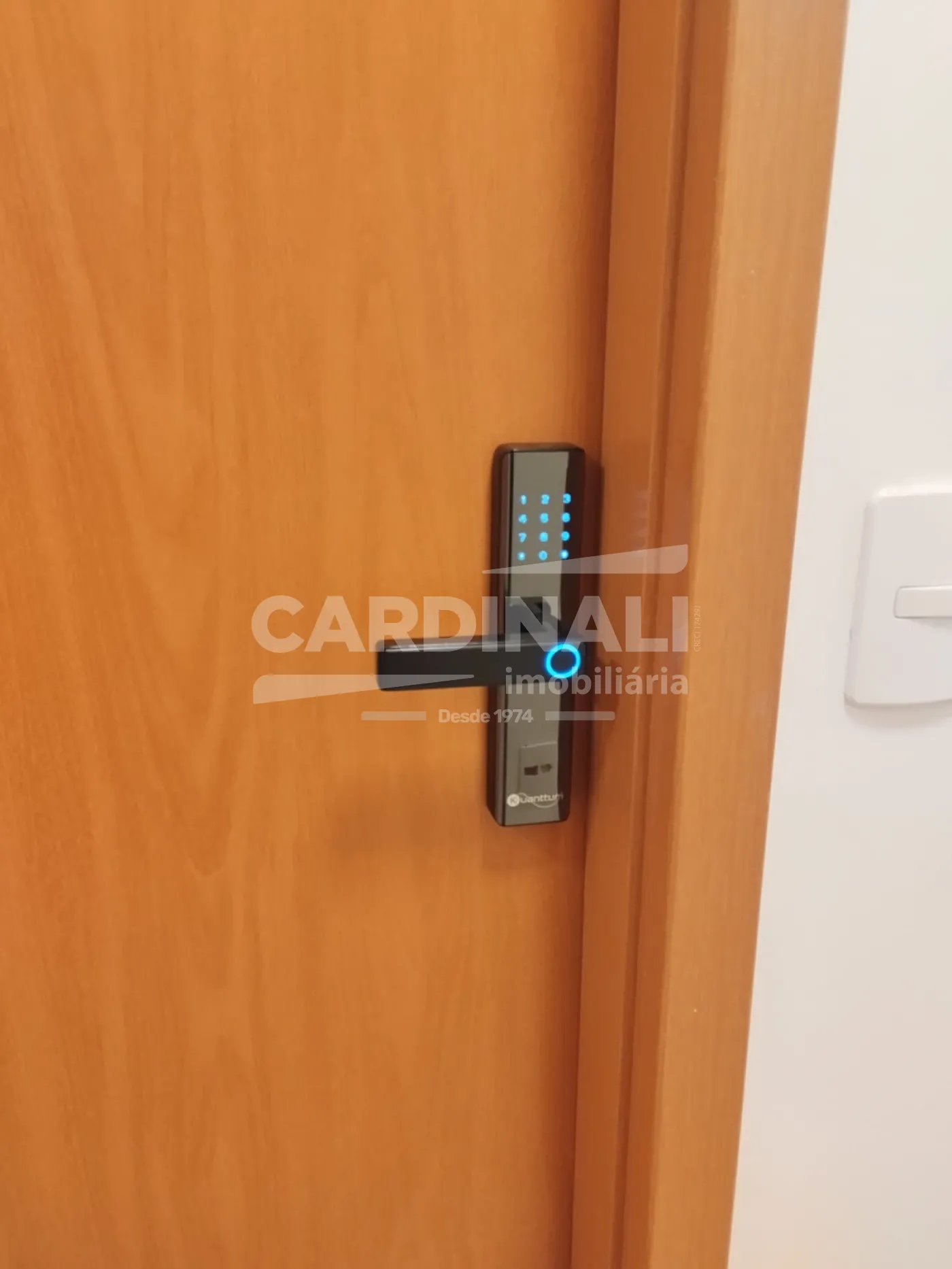 Comprar Apartamento / Padrão em Araraquara R$ 299.990,00 - Foto 1