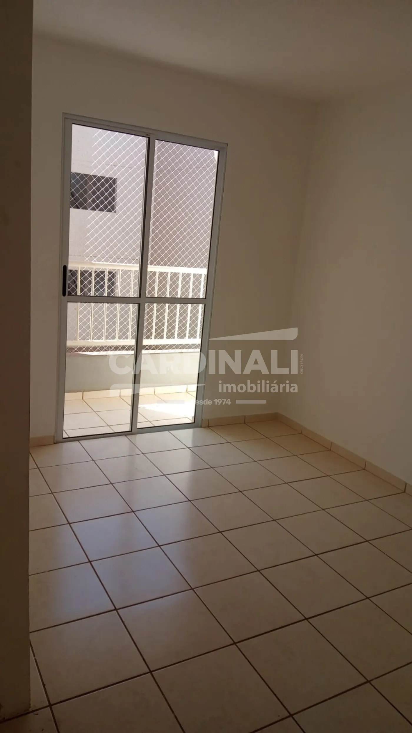 Alugar Apartamento / Padrão em Araraquara R$ 550,00 - Foto 2