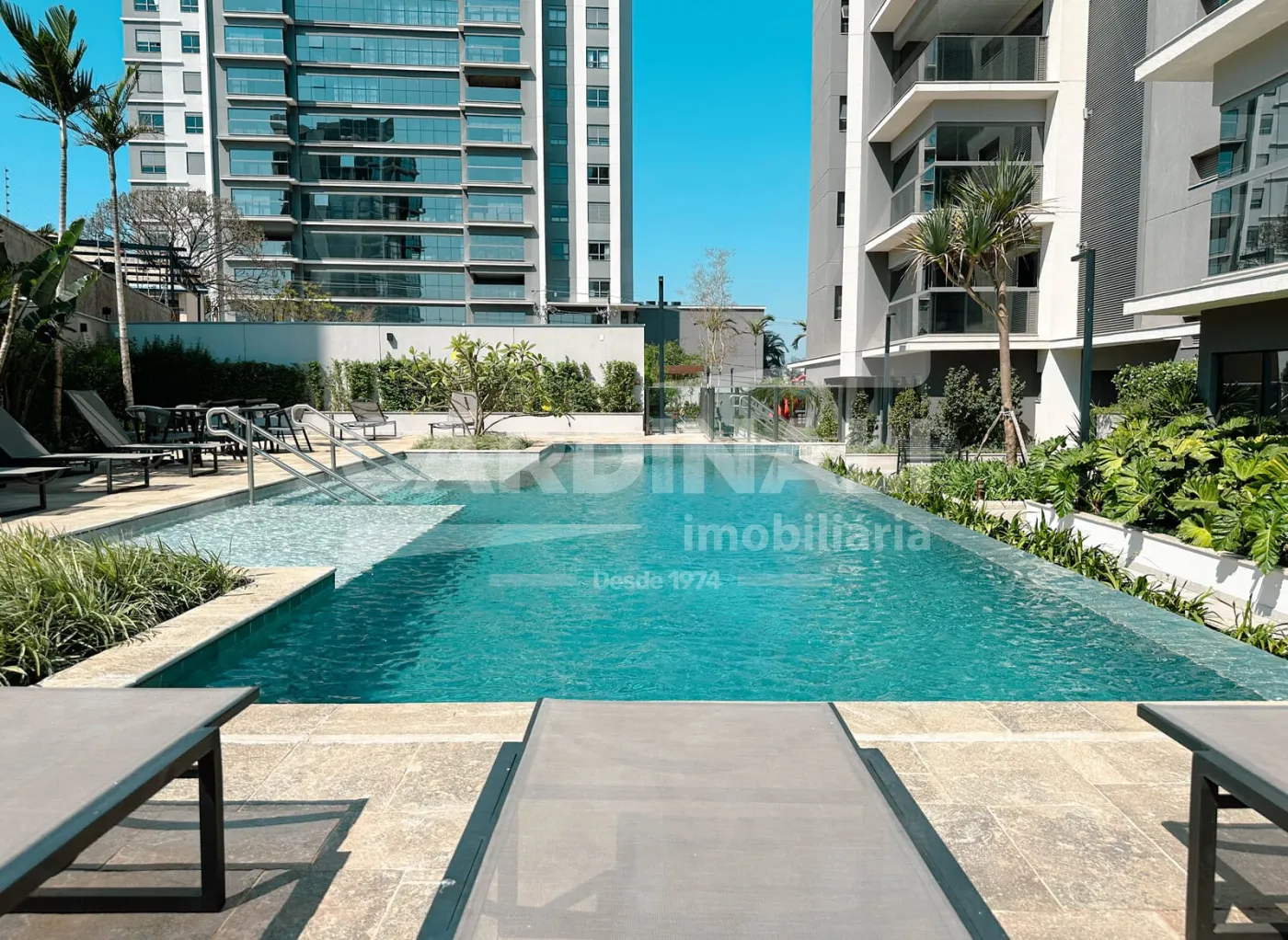 Comprar Apartamento / Padrão em Campinas R$ 1.980.000,00 - Foto 4