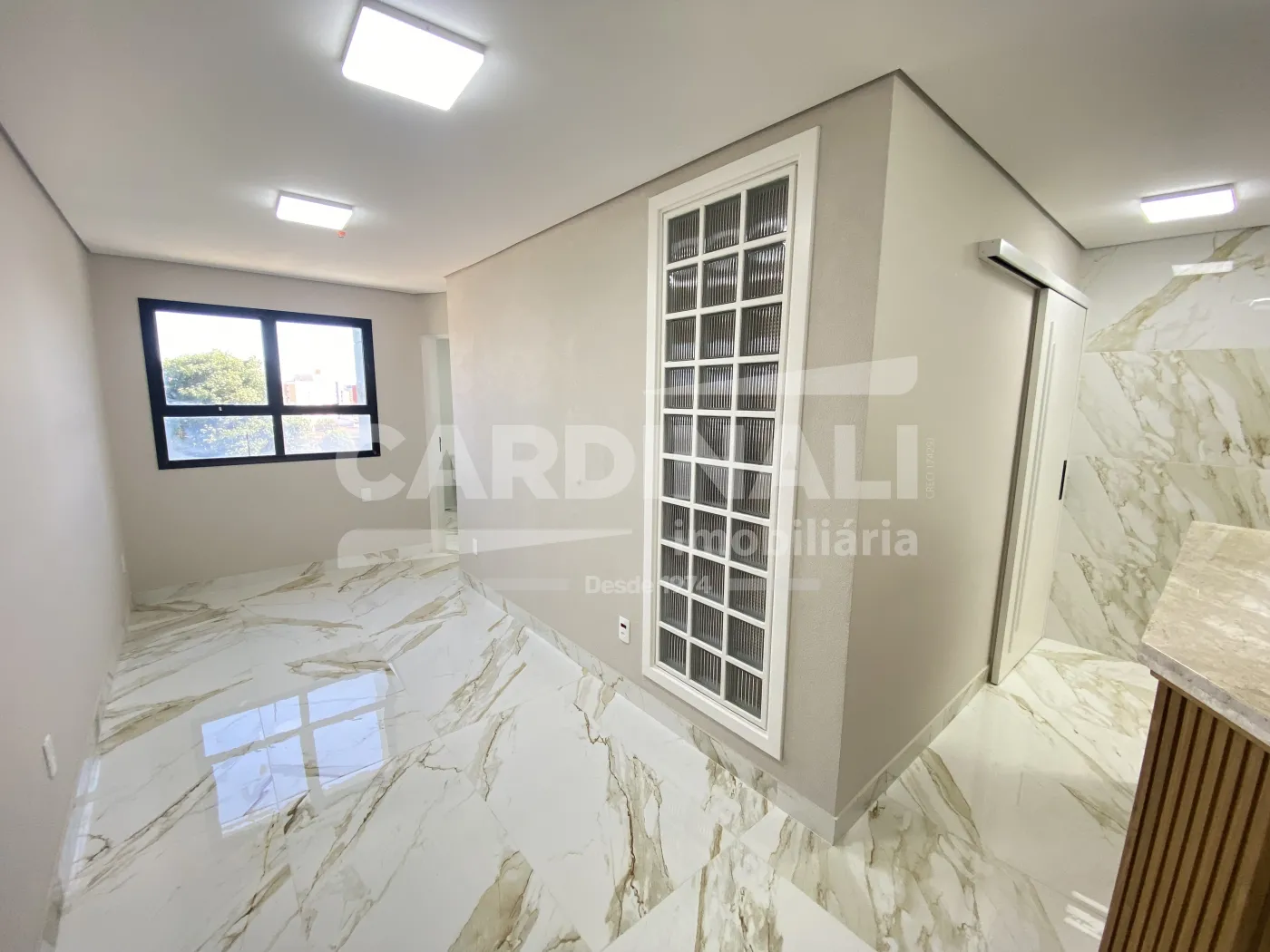 Alugar Comercial / Sala / Salão com Condomínio em São Carlos R$ 2.223,00 - Foto 2