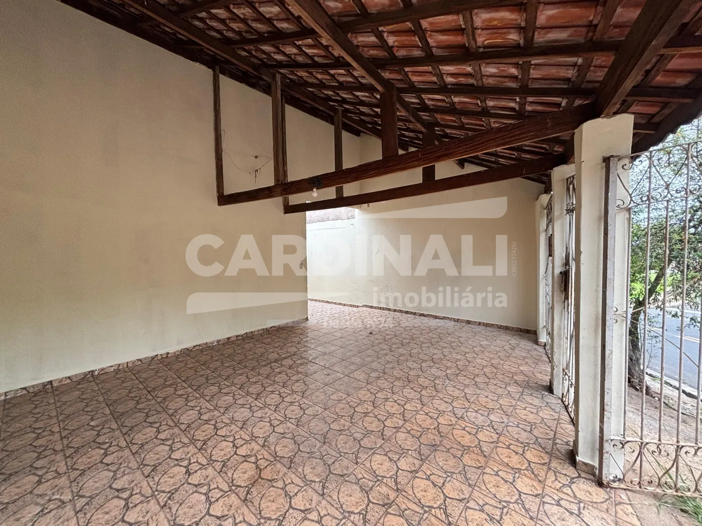 garagem Comprar Casa / Padrão em São Carlos R$ 300.000,00 - Foto 1
