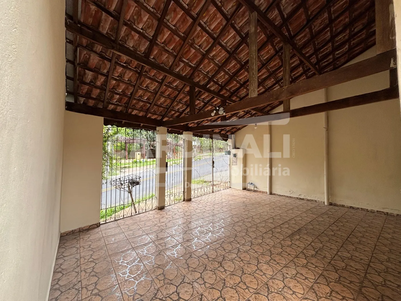 garagem Comprar Casa / Padrão em São Carlos R$ 300.000,00 - Foto 2