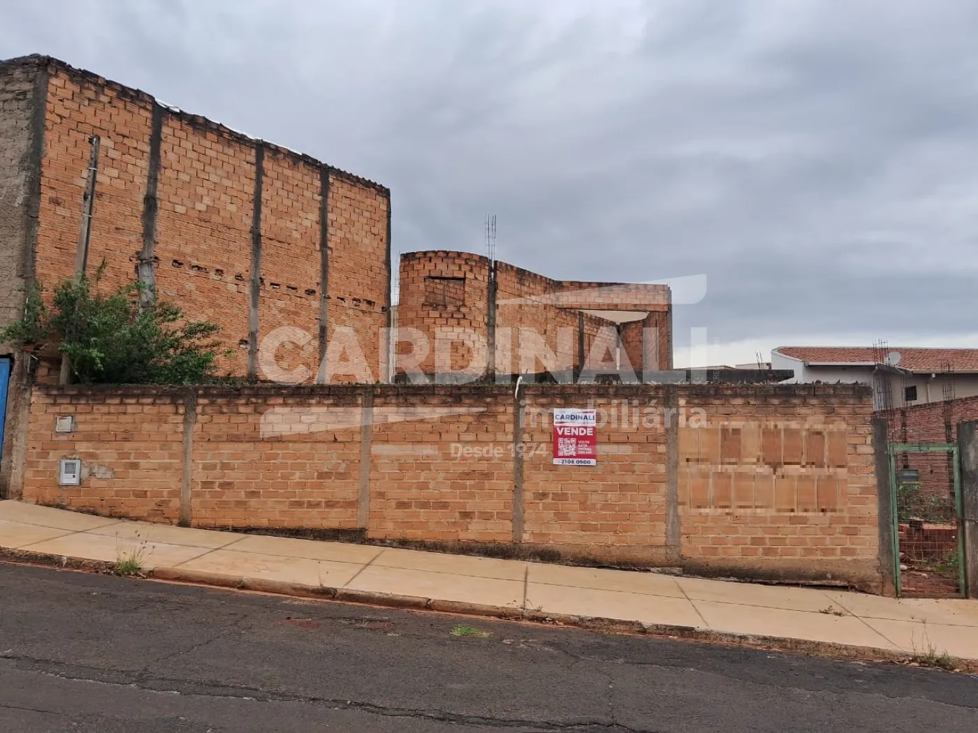 Comprar Terreno / Padrão em Araraquara R$ 160.000,00 - Foto 1