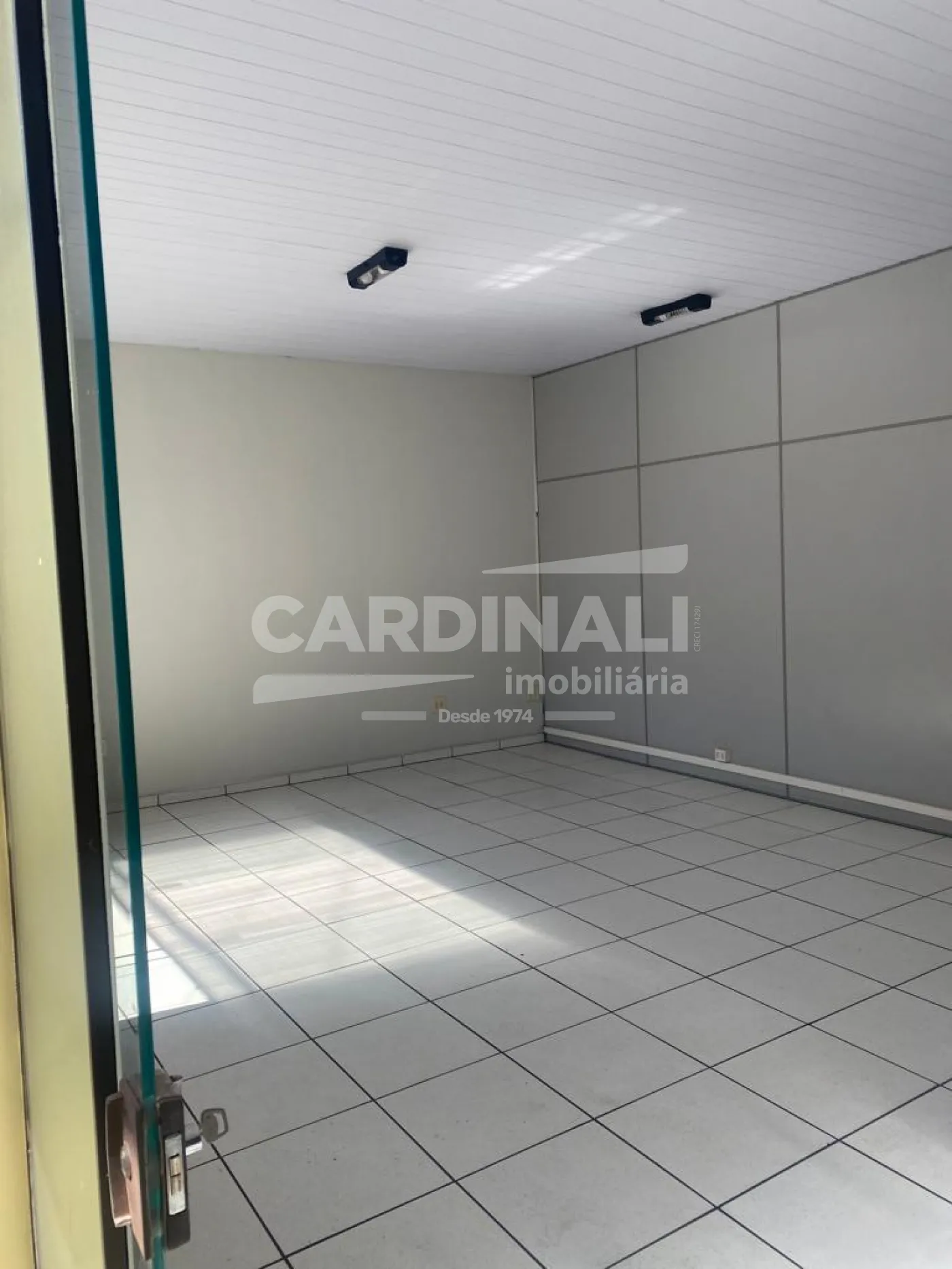 Alugar Comercial / Salão em São Carlos R$ 1.334,00 - Foto 14
