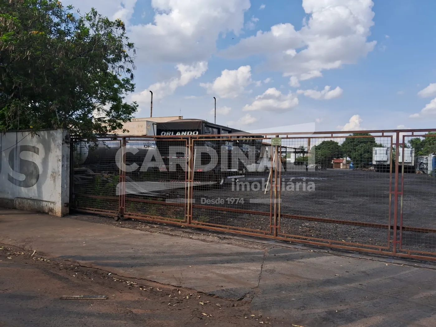 Comprar Comercial / Barracão em Américo Brasiliense R$ 2.700.000,00 - Foto 1