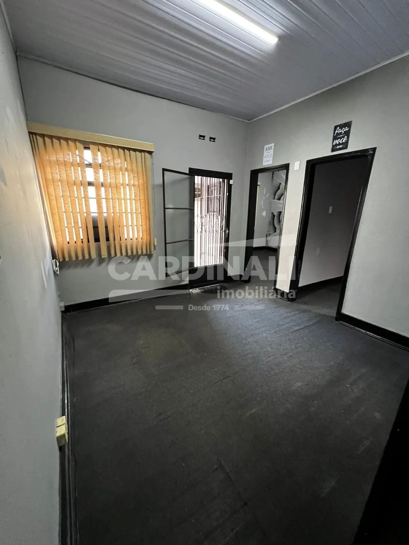 Alugar Comercial / Padrão em São Carlos R$ 2.200,00 - Foto 1