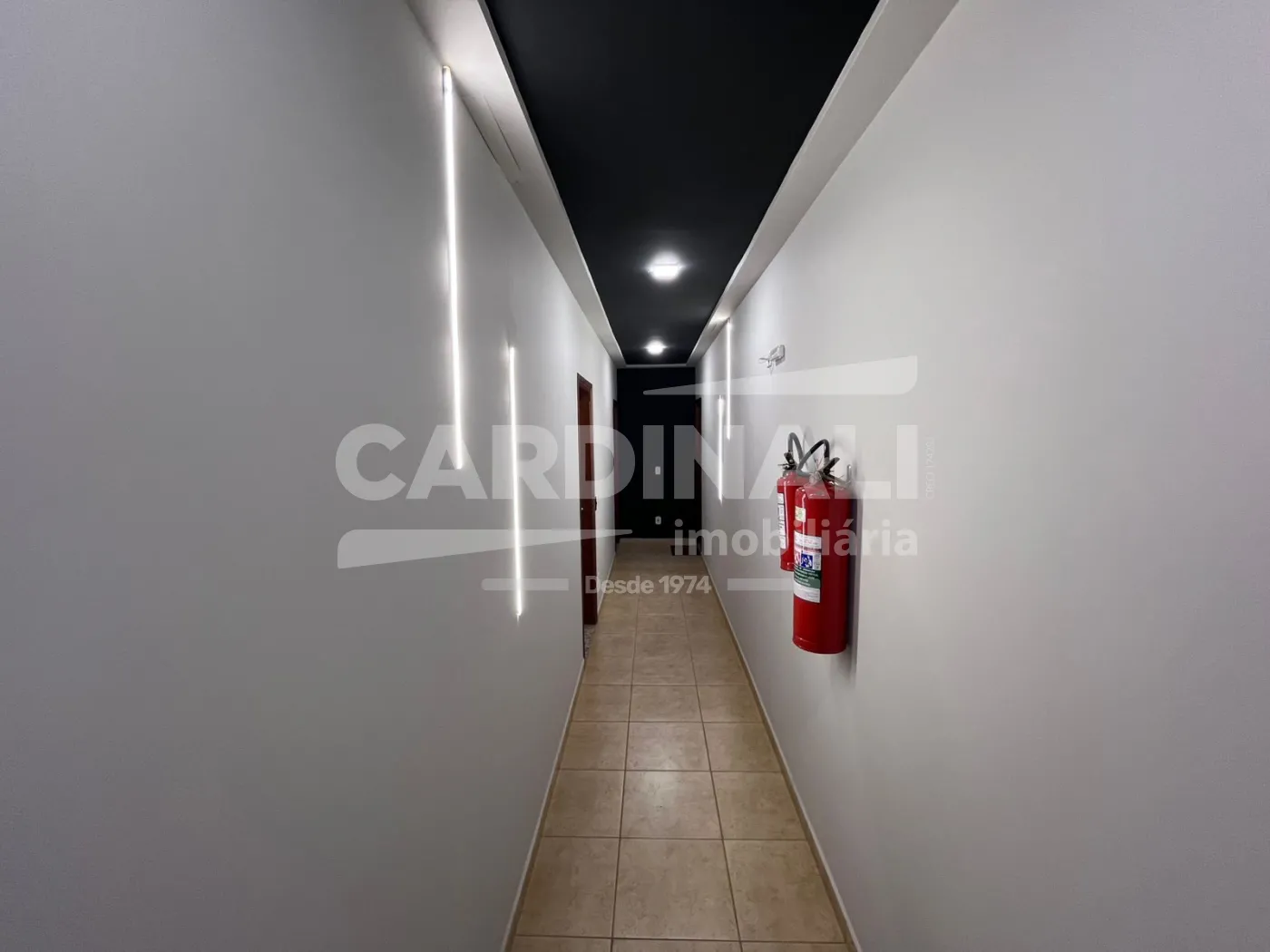 Apartamento / Kitchnet com Condomínio em Ribeirão Preto Alugar por R$1.900,00