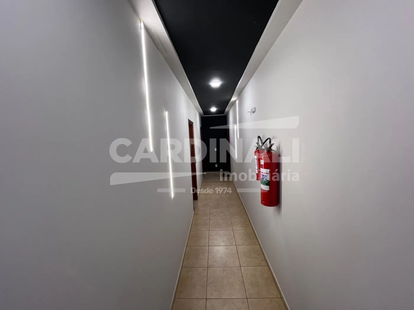 Apartamento / Kitchnet com Condomínio em Ribeirão Preto Alugar por R$1.900,00
