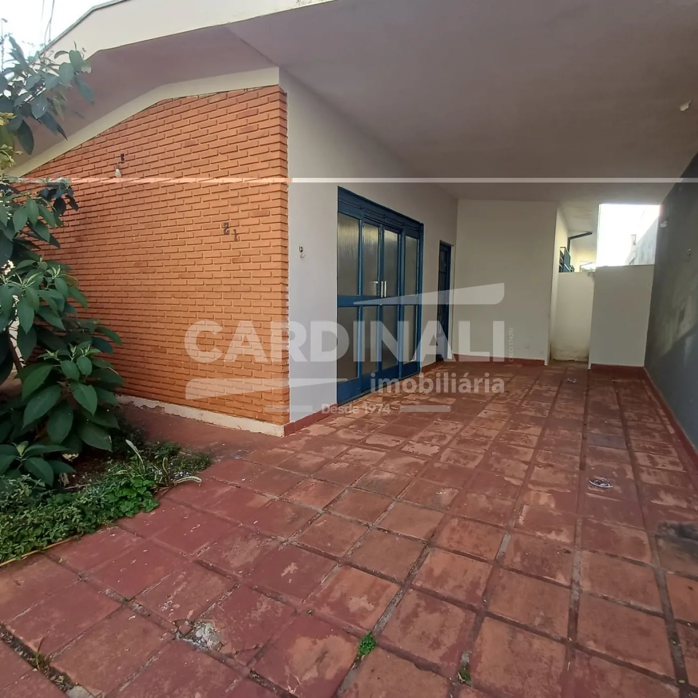 frente Alugar Casa / Padrão em São Carlos R$ 1.600,00 - Foto 2