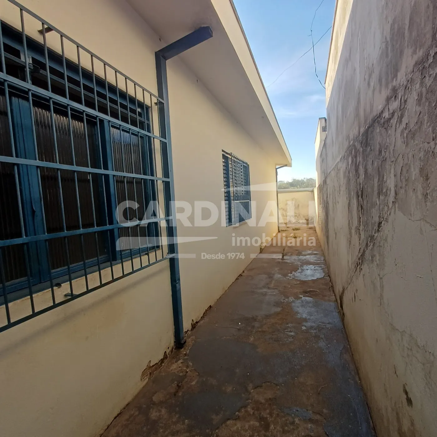 lateral Alugar Casa / Padrão em São Carlos R$ 1.600,00 - Foto 3
