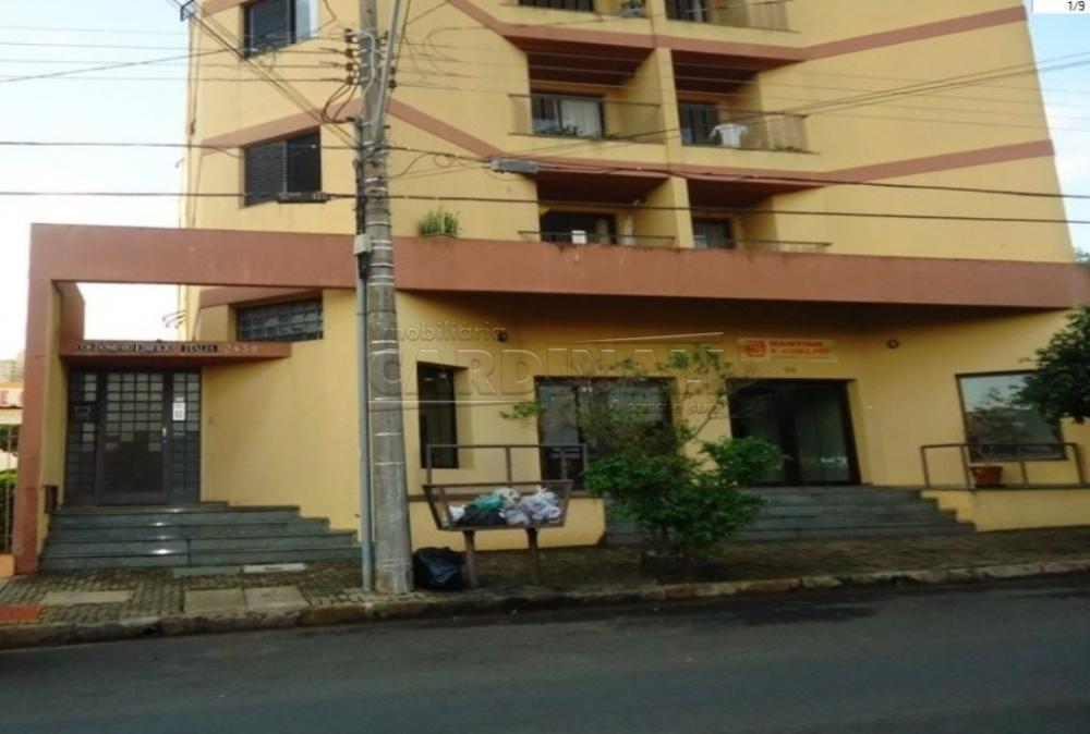Frente Prédio Alugar Apartamento / Padrão em São Carlos R$ 1.889,00 - Foto 10