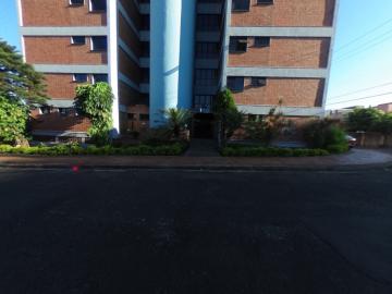 Apartamento / Padrão em São Carlos 