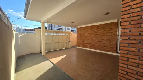 Alugar Casa / Padrão em São Carlos. apenas R$ 4.445,00