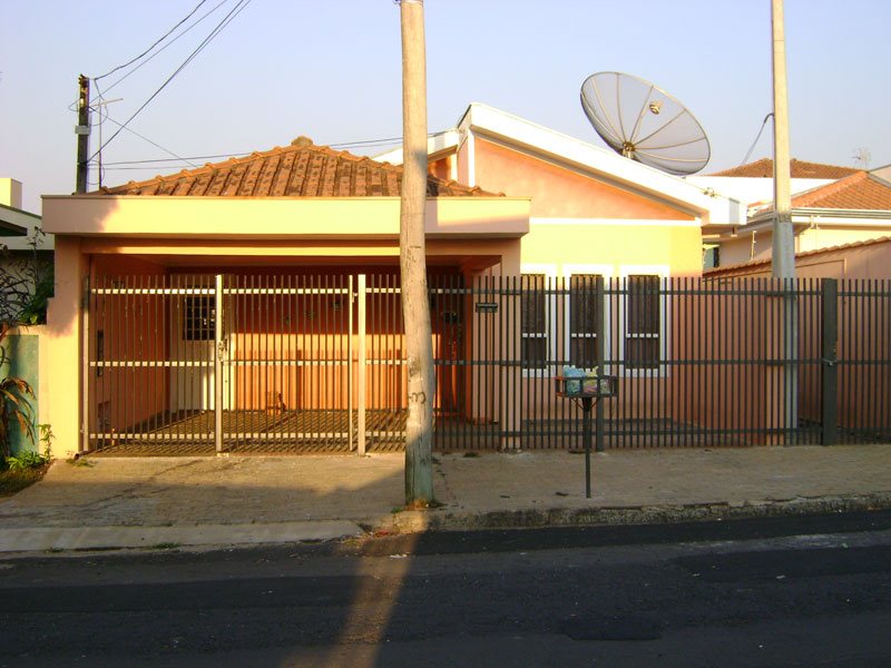 Alugar Casa / Padrão em São Carlos. apenas R$ 720,00