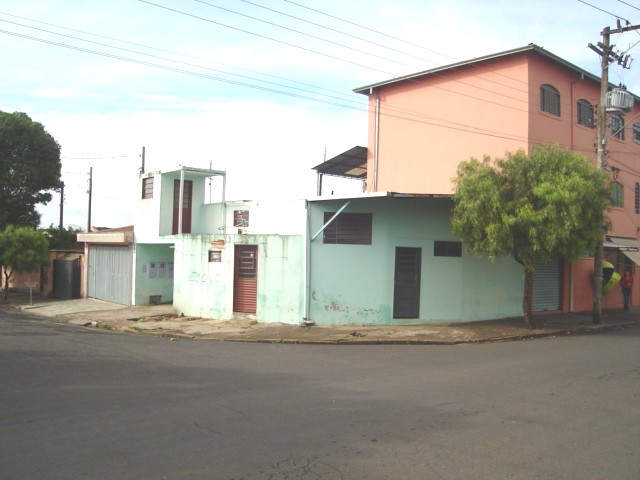 Alugar Casa / Padrão em São Carlos. apenas R$ 800.000,00