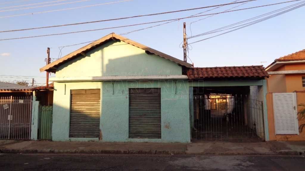 Alugar Casa / Padrão em São Carlos. apenas R$ 215.000,00