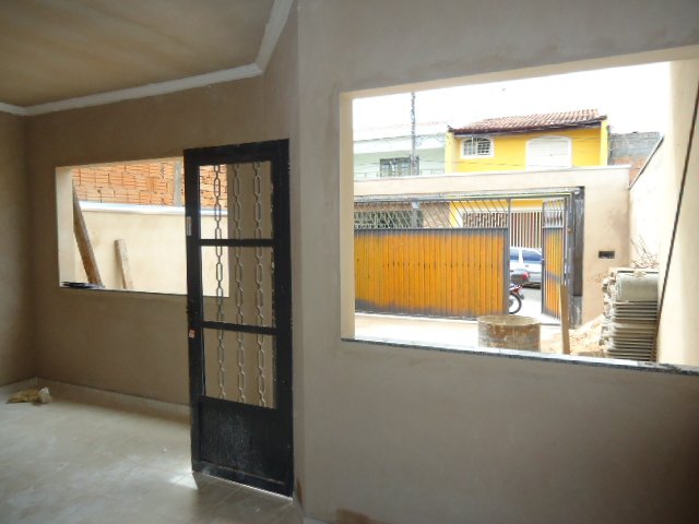 Casa sobrado com 3 dormitórios no Jardim Medeiros próxima a Escola Carmine Botta em São Carlos