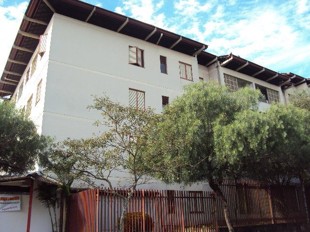 Alugar Apartamento / Padrão em São Carlos. apenas R$ 550,00