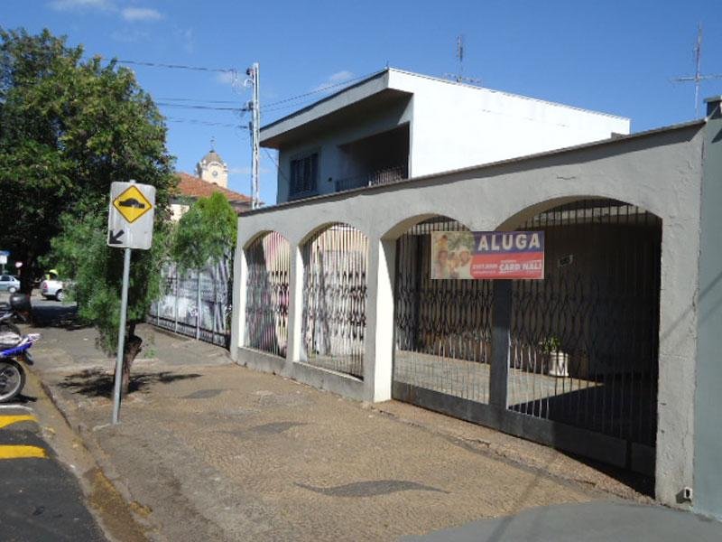 Casa comercial na Vila Prado próxima a Paróquia Santo Antônio em São Carlos