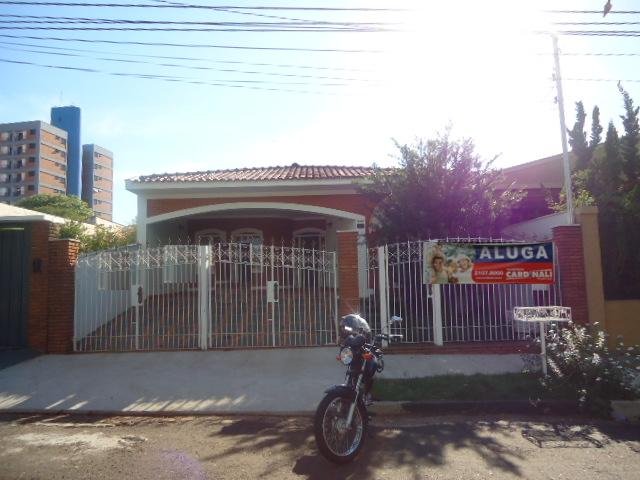 Alugar Casa / Padrão em São Carlos. apenas R$ 5.556,00