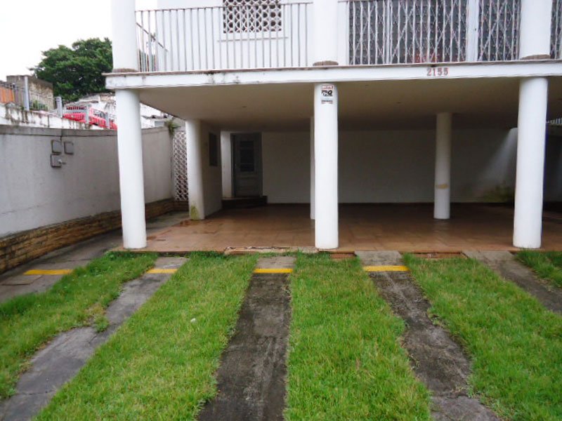 Casa sobrado com 3 dormitórios e 1 suíte no Jardim São Carlos próxima ao Mercado Municipal em São Carlos