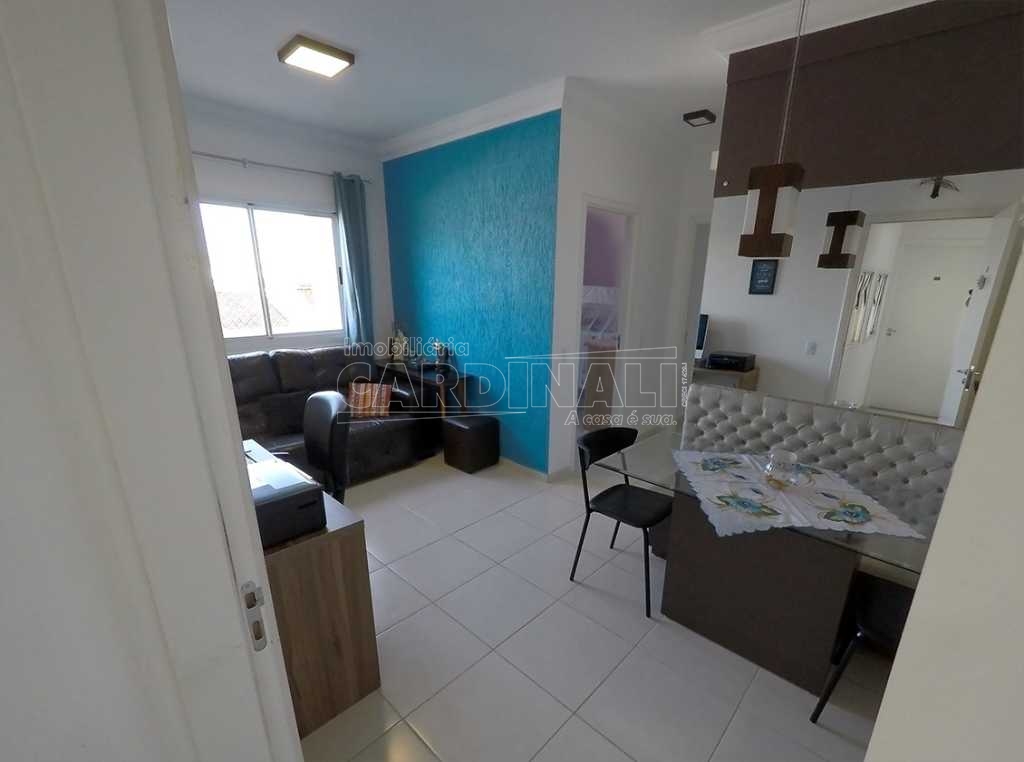 Alugar Apartamento / Padrão em São Carlos. apenas R$ 1.667,00