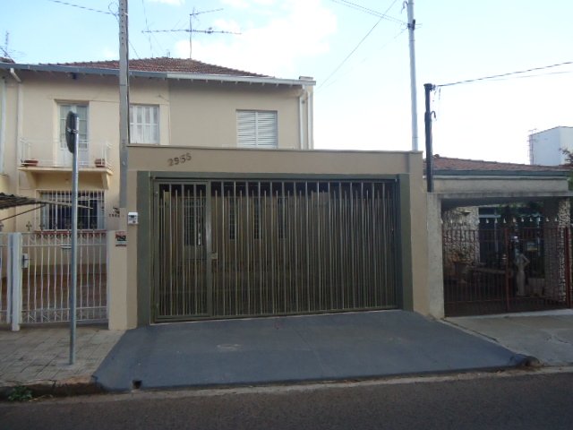 Alugar Casa / Padrão em São Carlos. apenas R$ 430.000,00