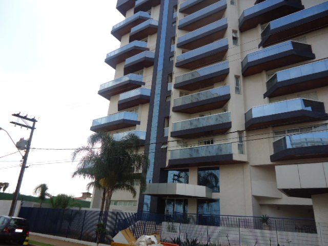 Alugar Apartamento / Padrão em São Carlos. apenas R$ 1.900.000,00