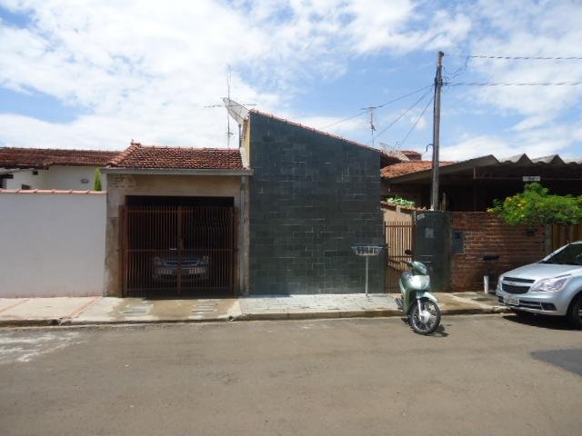 Alugar Casa / Padrão em São Carlos. apenas R$ 310.000,00
