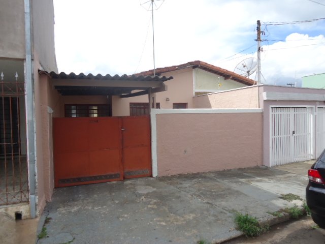 Alugar Casa / Padrão em São Carlos. apenas R$ 202.130,00