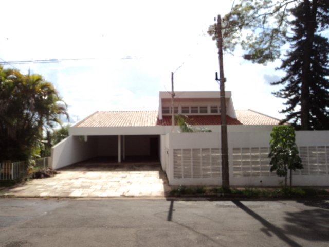 Alugar Casa / Padrão em São Carlos. apenas R$ 1.596.000,00