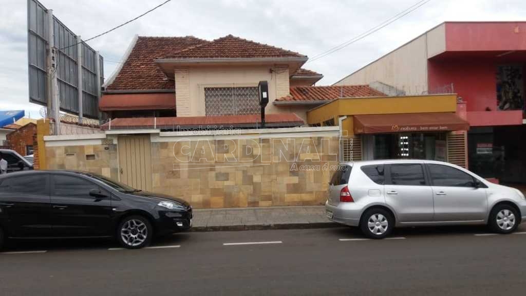 Casa com 2 dormitórios e 2 suítes no centro de São Carlos.