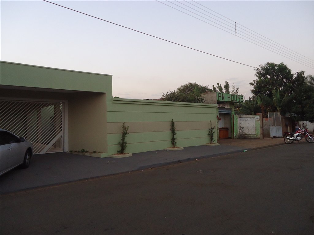 Alugar Casa / Padrão em Pirassununga. apenas R$ 450.000,00