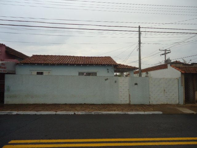 Alugar Casa / Padrão em São Carlos. apenas R$ 520.000,00