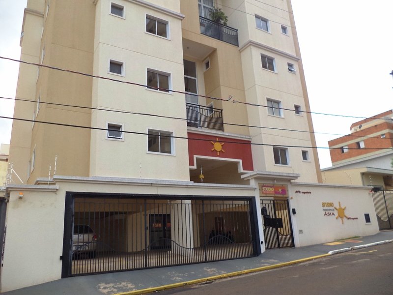 Alugar Apartamento / Padrão em São Carlos. apenas R$ 888,00